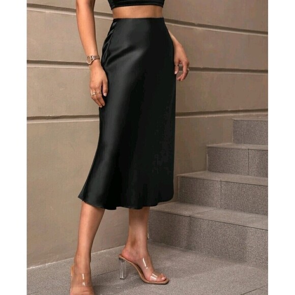 Women's High Waist Black Solid A-line Skirt - Picture 6 of 7